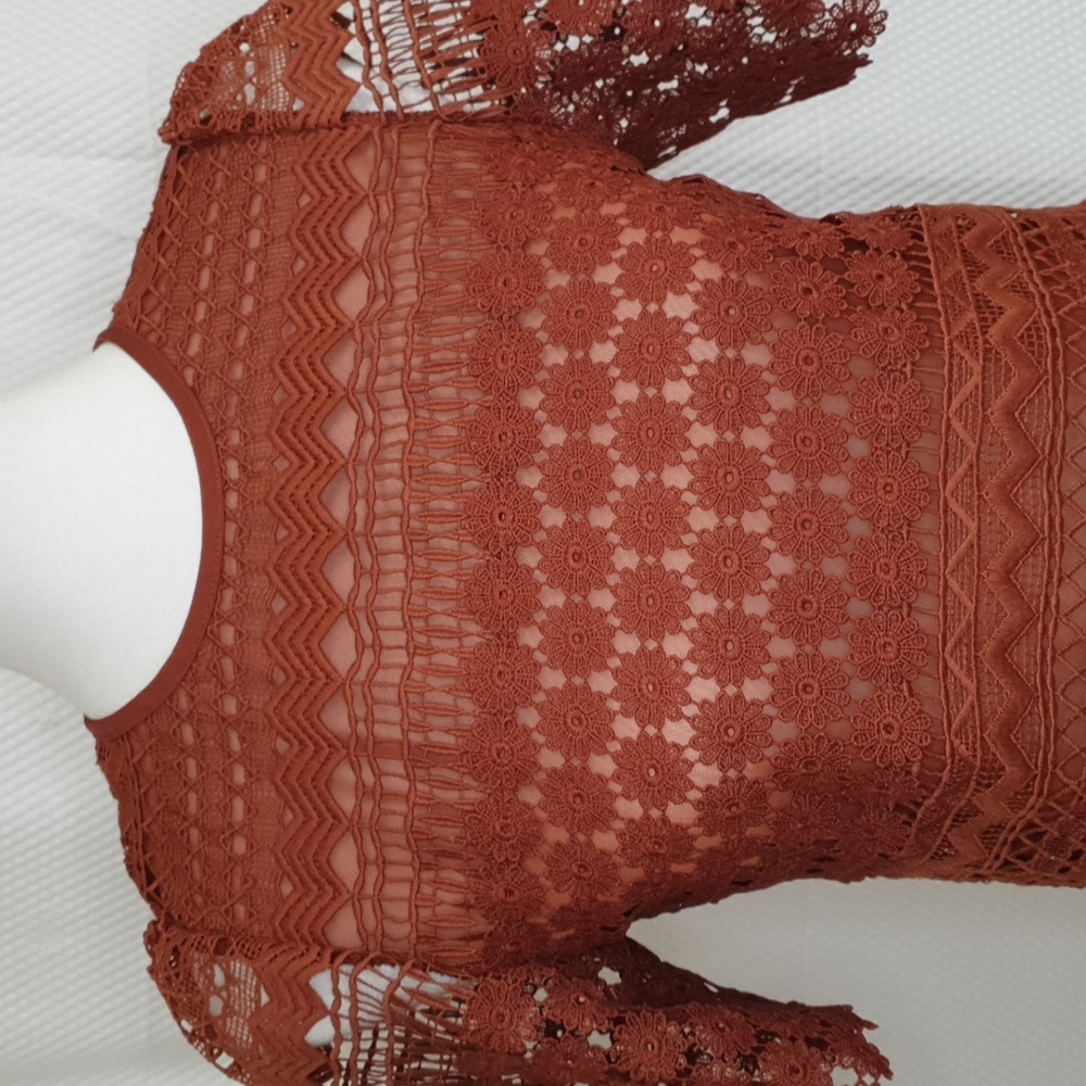 Express Top | lace puff sleeves | crew neck | Size xs | new